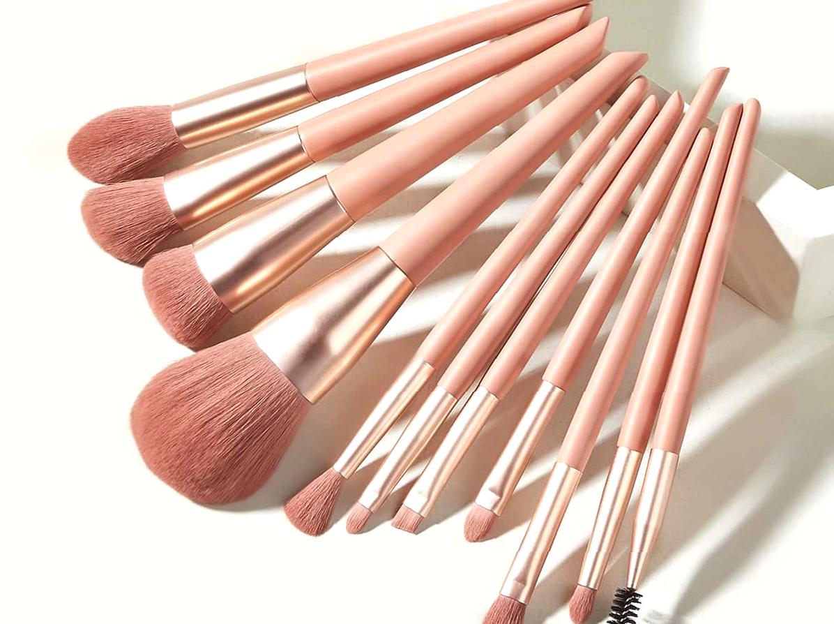 How to Choose the Right Makeup Brushes