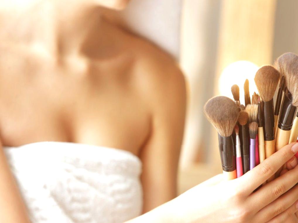 Tips for Properly Cleaning and Maintaining Your Makeup Brushes