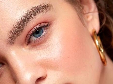 Tips for Achieving a Fresh Daytime Makeup